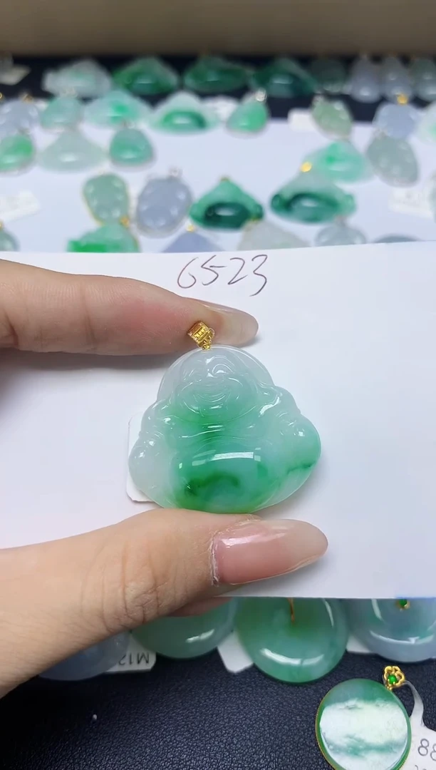 翡翠18K金镶嵌颈饰天然缅甸翡翠A货