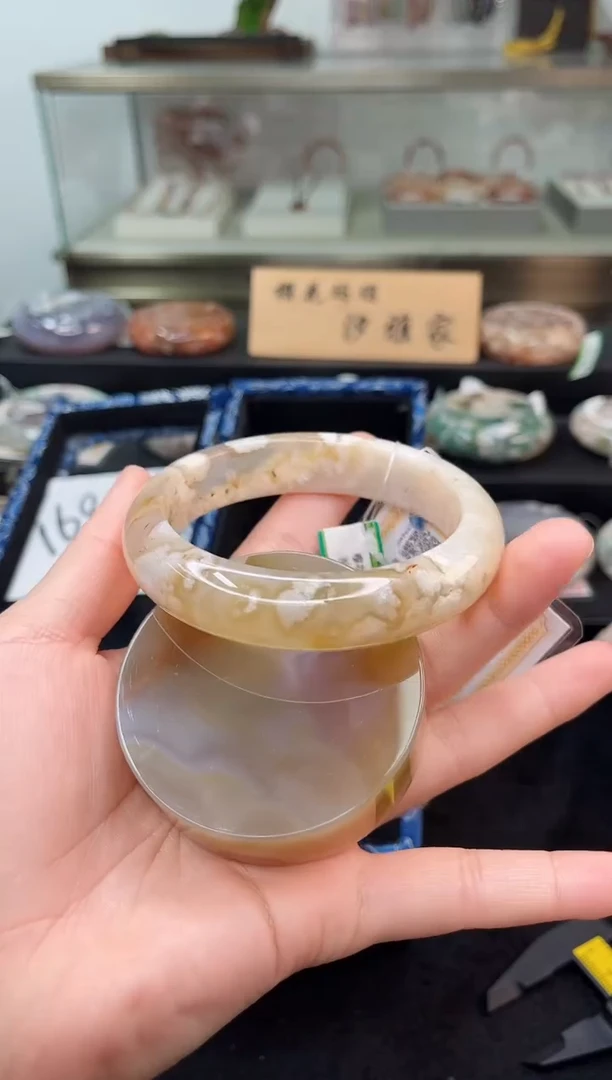 未镶嵌手镯石英质玉64圈口（赠品镯心）13648562