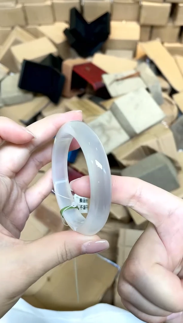 石英质玉手镯未镶嵌399-58