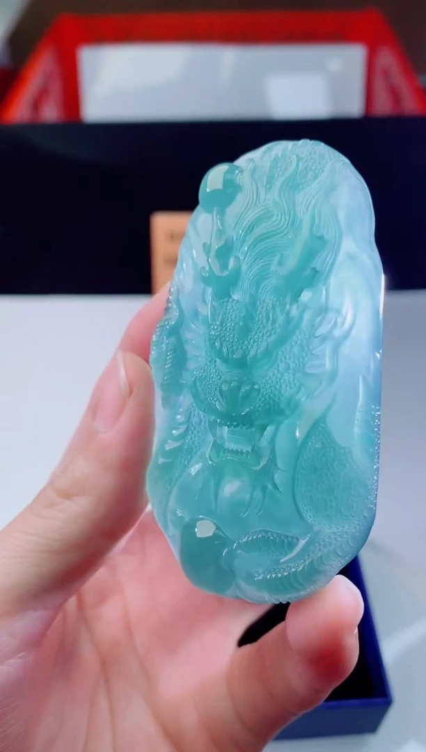 颈饰未镶嵌翡翠   ·