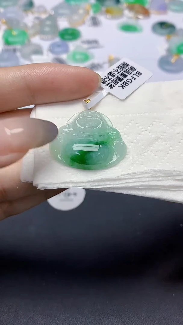 翡翠18K金镶嵌颈饰天然缅甸a货翡翠