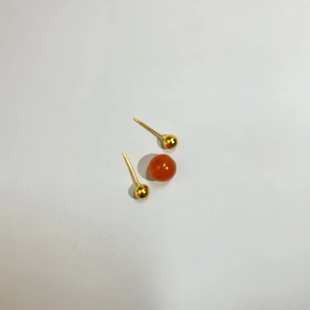 合成水晶（新年专享  ）18K简约高级时尚豆豆耳钉一对（5mm）