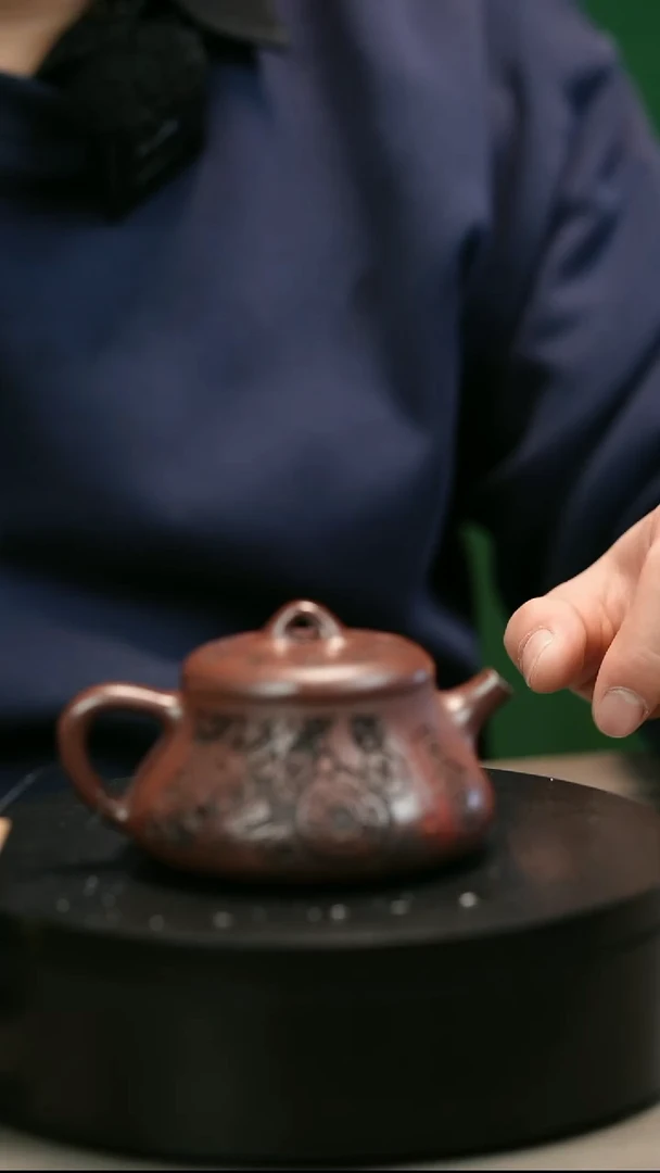 茶壶紫砂自**翔H2482李树虹刻绘八方来财