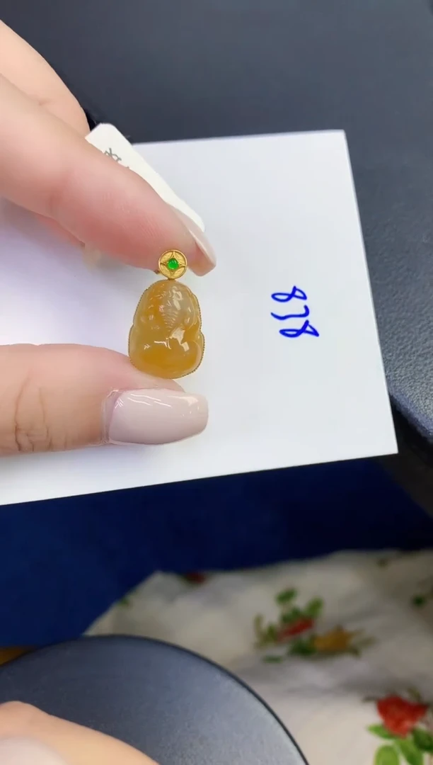 颈饰18K金镶嵌翡翠缅甸天然翡翠A货