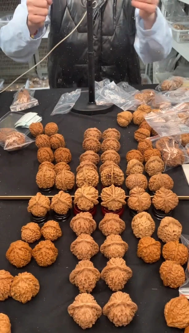 【闪购商品】文玩核桃把件汉高楼44