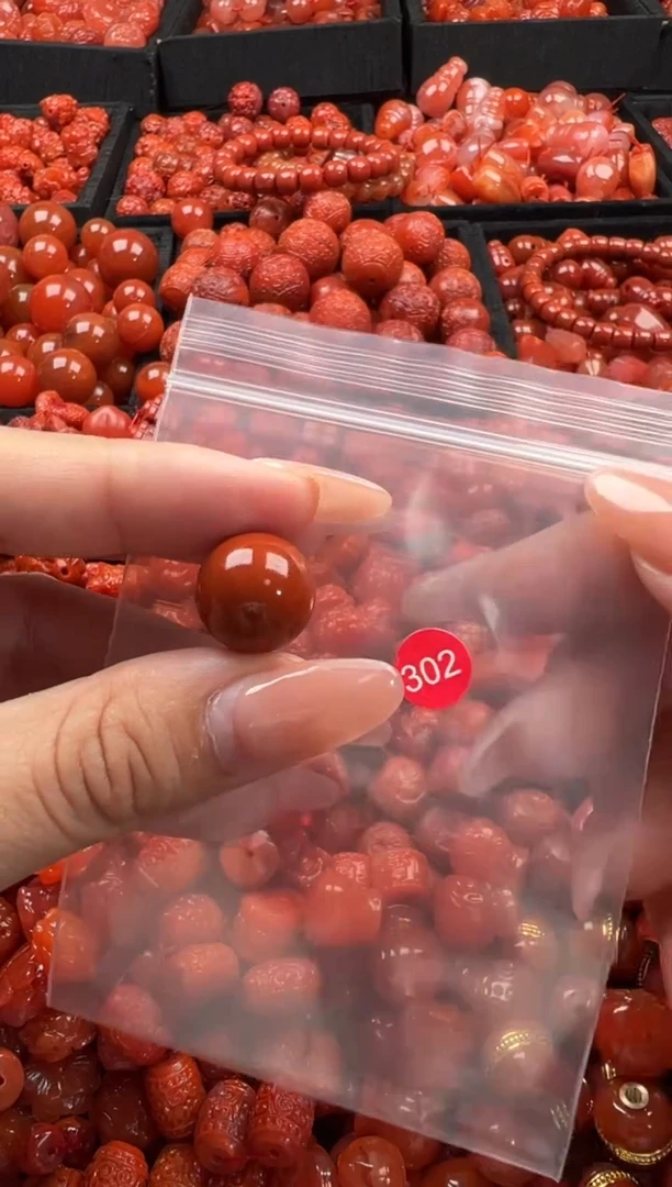 南红玛瑙未镶嵌颈饰1