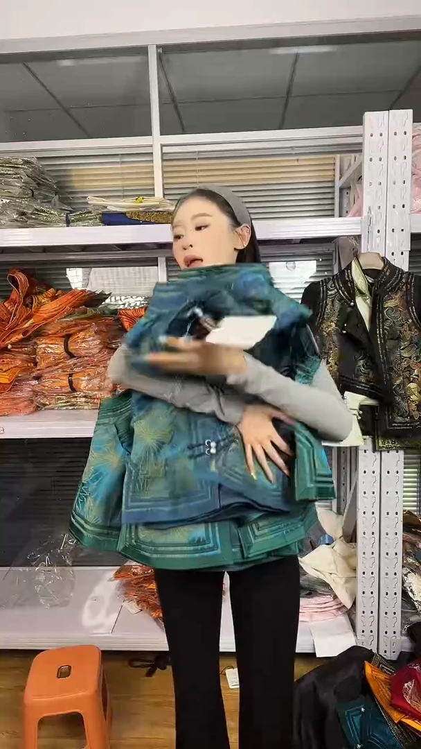 马甲 M码  80-105斤