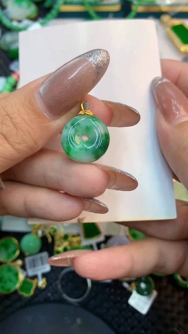 颈饰未镶嵌翡翠1