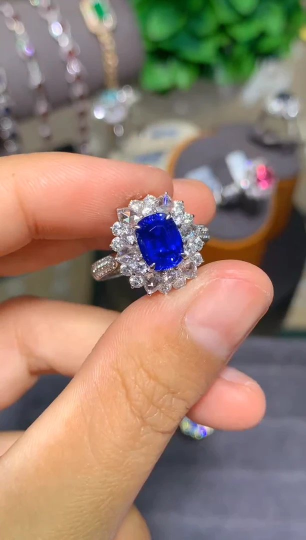 戒指蓝宝石18K金镶嵌2.13CT