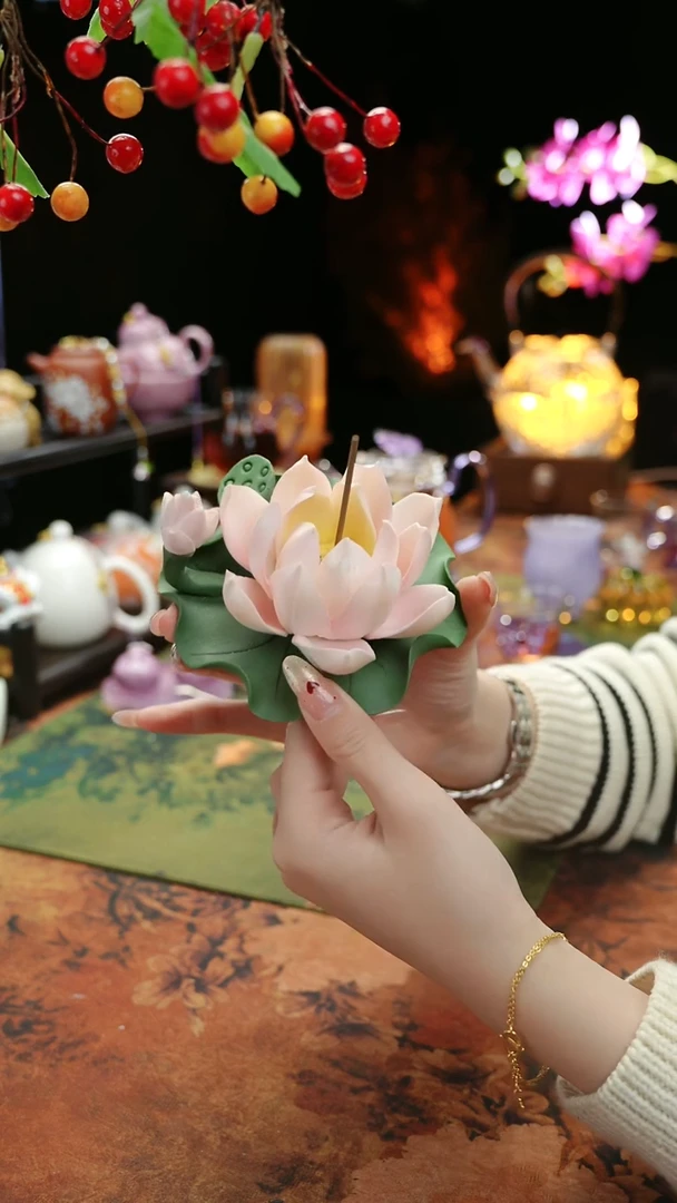 【闪购商品】陶瓷荷花摆件香插