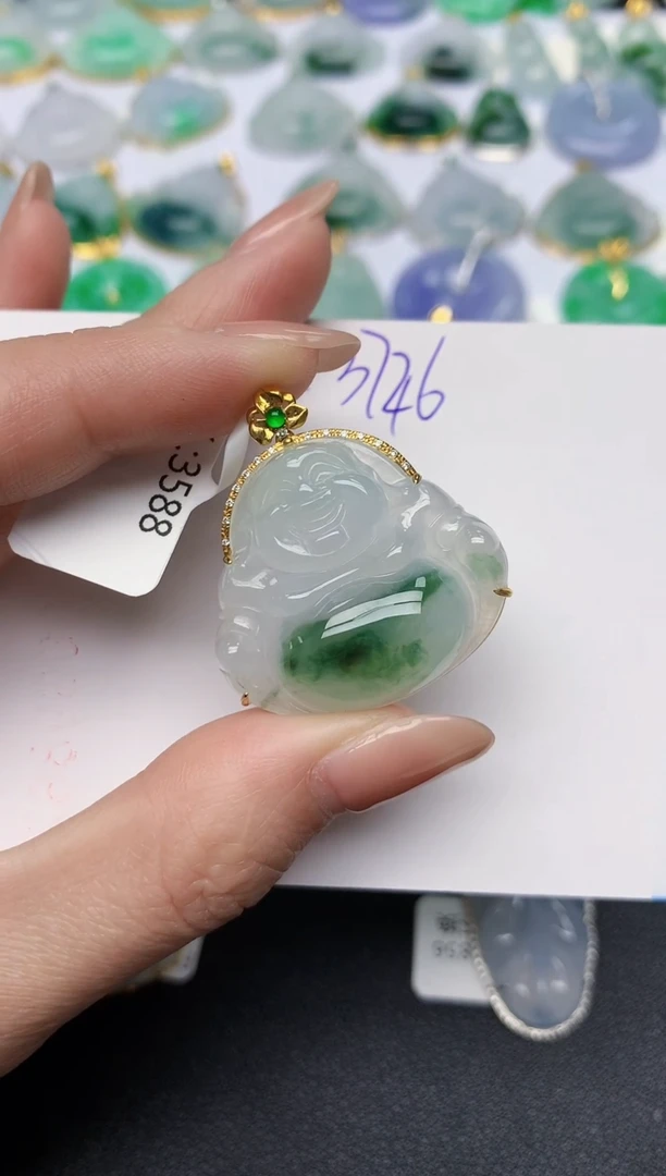 颈饰18K金镶嵌翡翠天然缅甸A货翡翠百元以上9元证书费自理