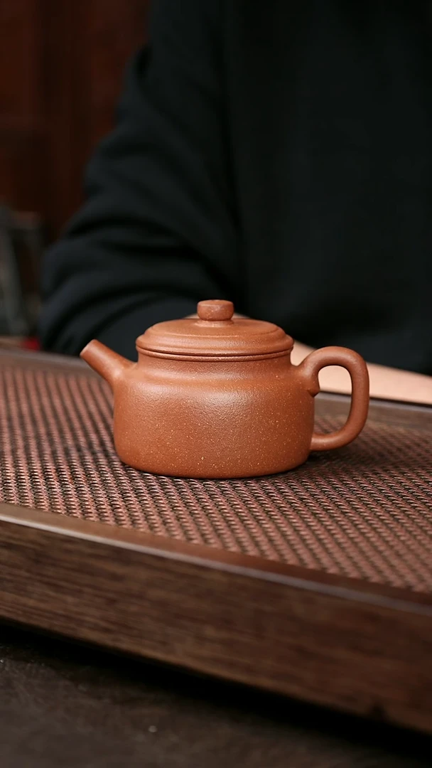 茶壶紫砂红降坡德中
