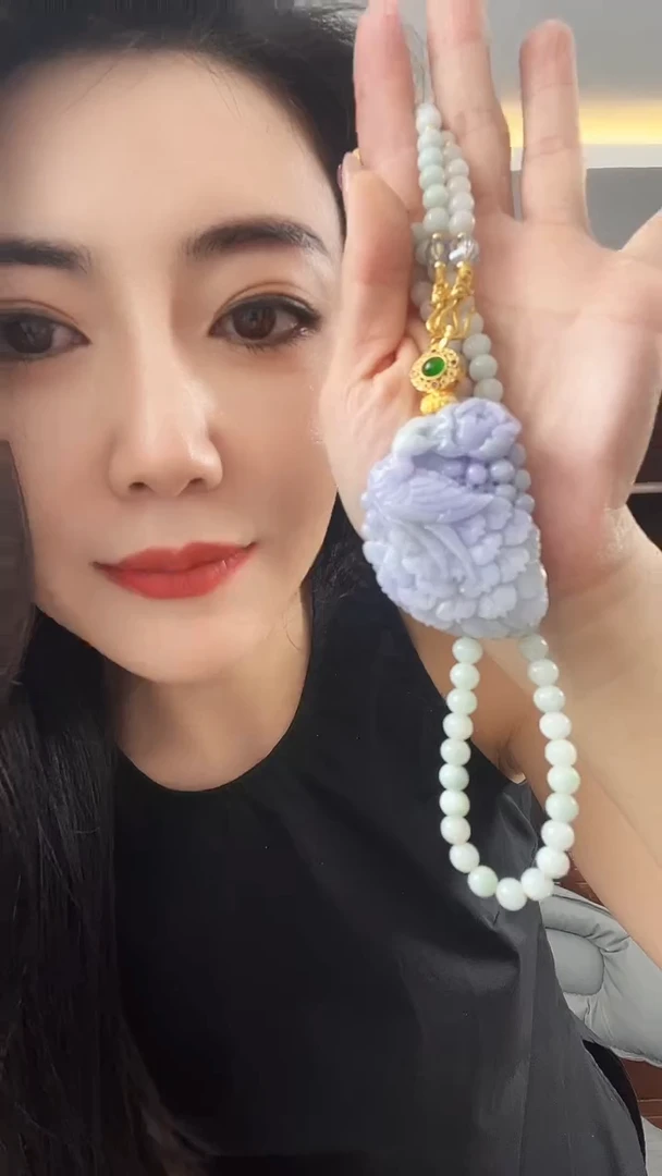 翡翠未镶嵌颈饰凤凰