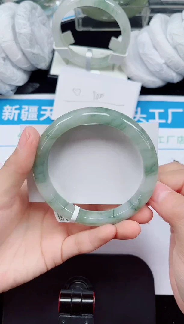 未镶嵌手镯石英质玉95-60/61