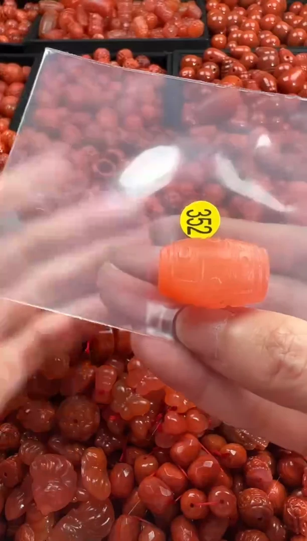 颈饰未镶嵌南红玛瑙1