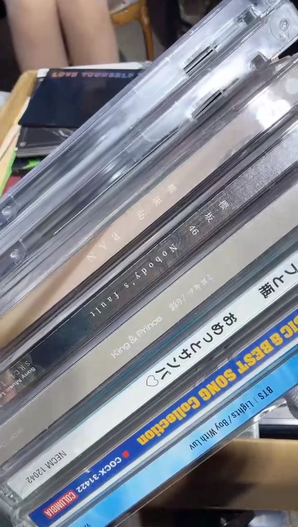 8新y**.   819中古商品，瑕疵品，不保好坏。