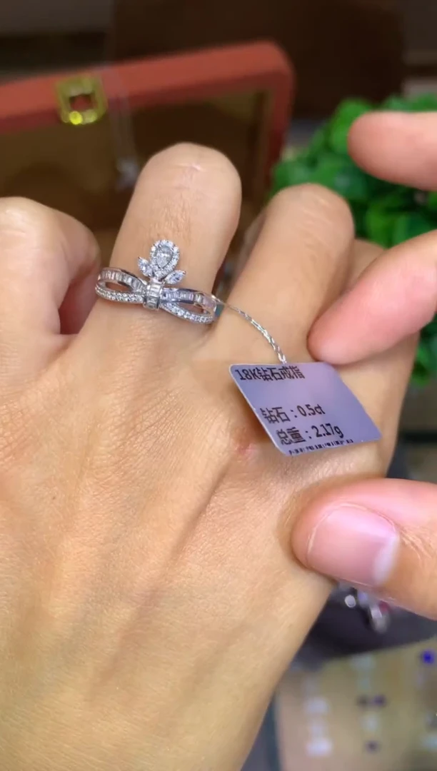 18K金镶嵌戒托钻石0.5CT