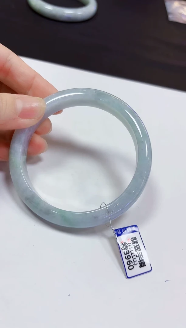 颈饰未镶嵌翡翠63手镯