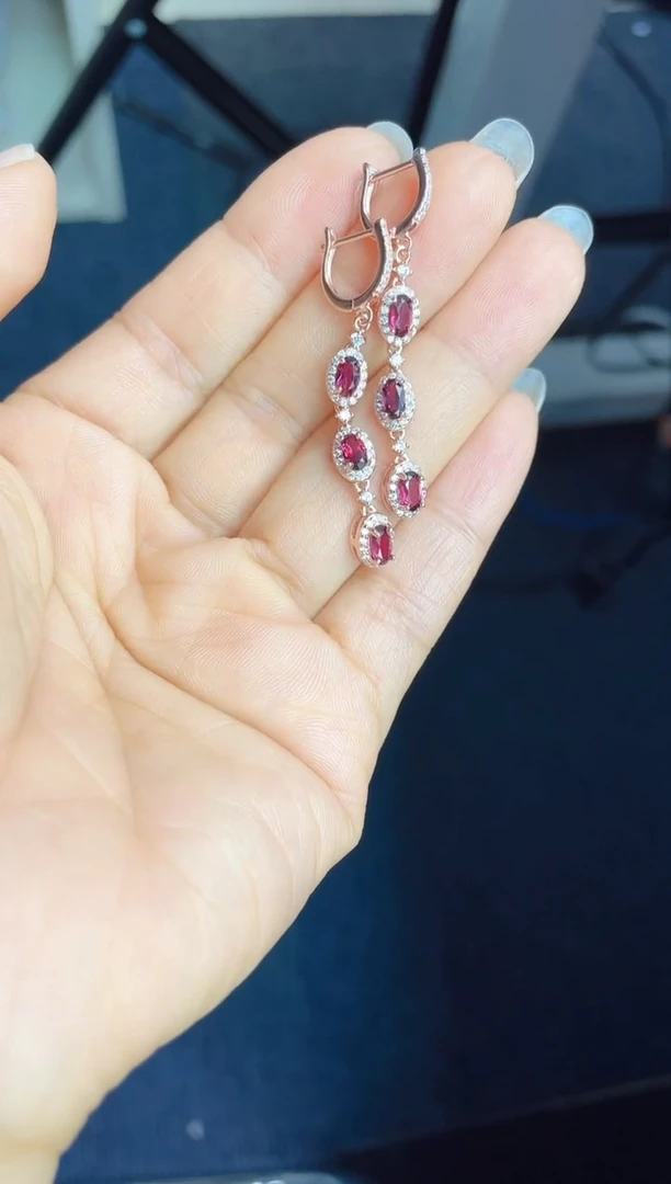 【闪购商品】石榴石耳饰银S925镶嵌耳饰无证书