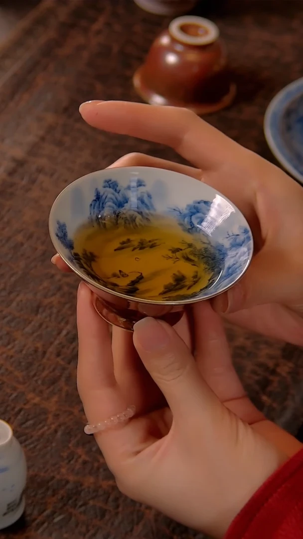 【闪购商品】杯聚澜堂红金花釉内山水宽口斗笠杯