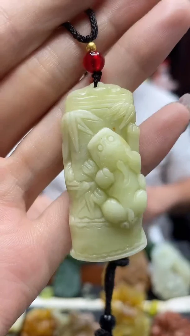 未镶嵌岫玉吊坠·