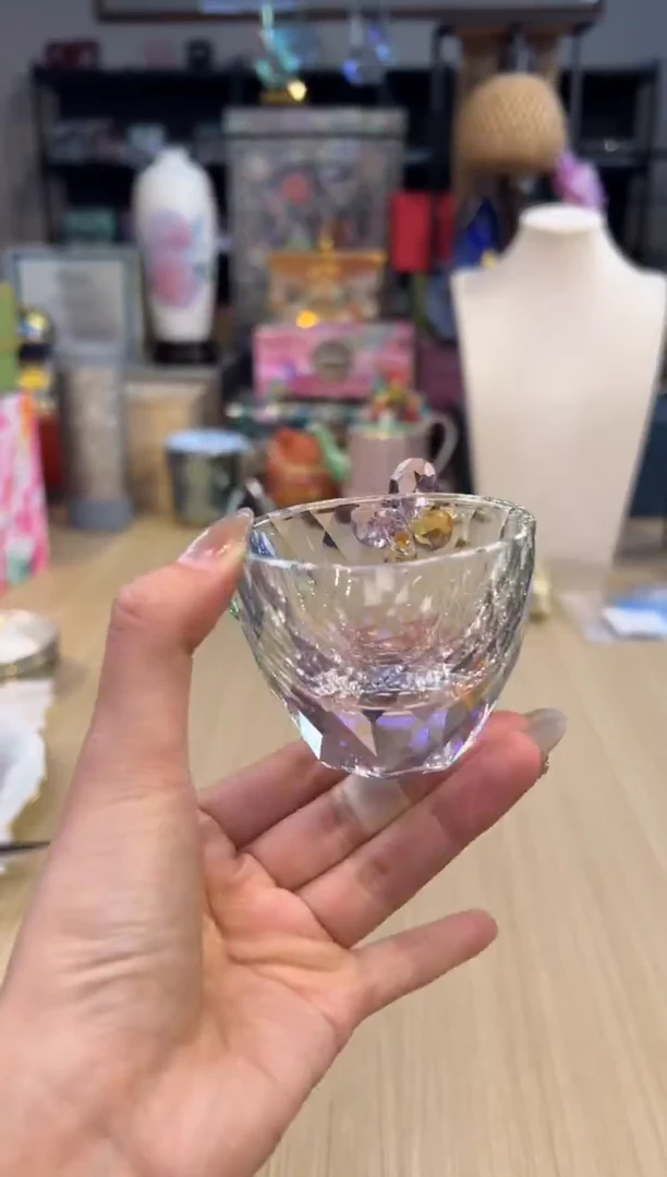 211卡普拉蝴蝶炫彩茶杯