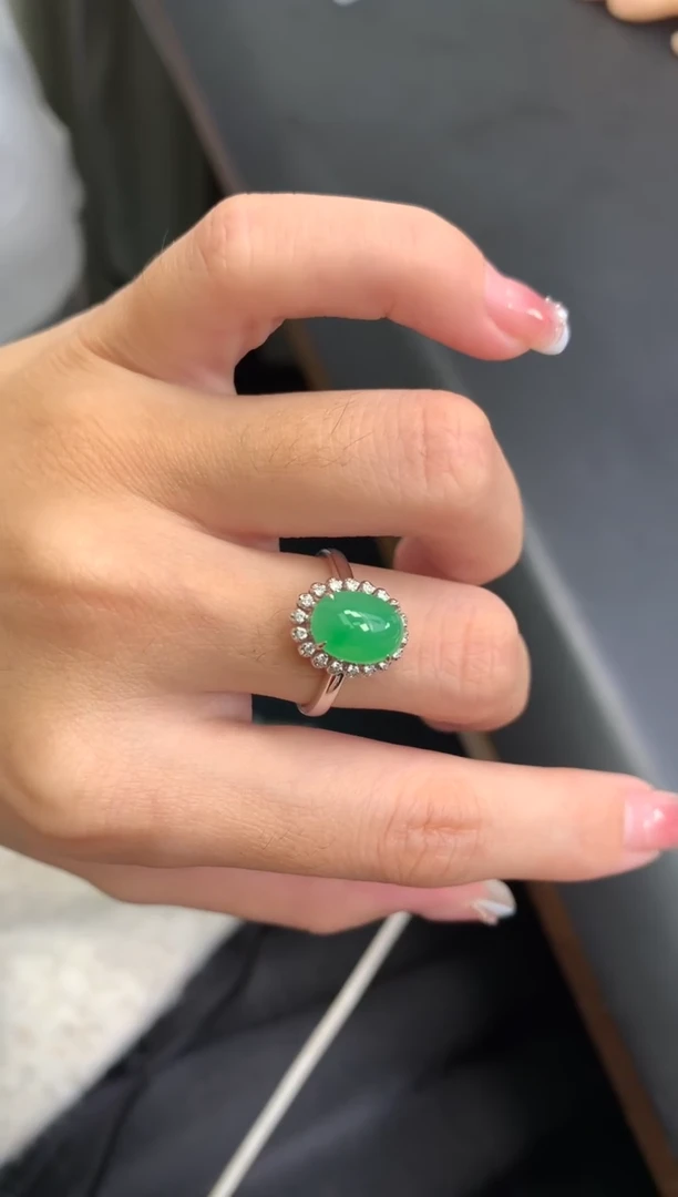 18K金镶嵌定制翡翠自营供应 48小时鉴赏期