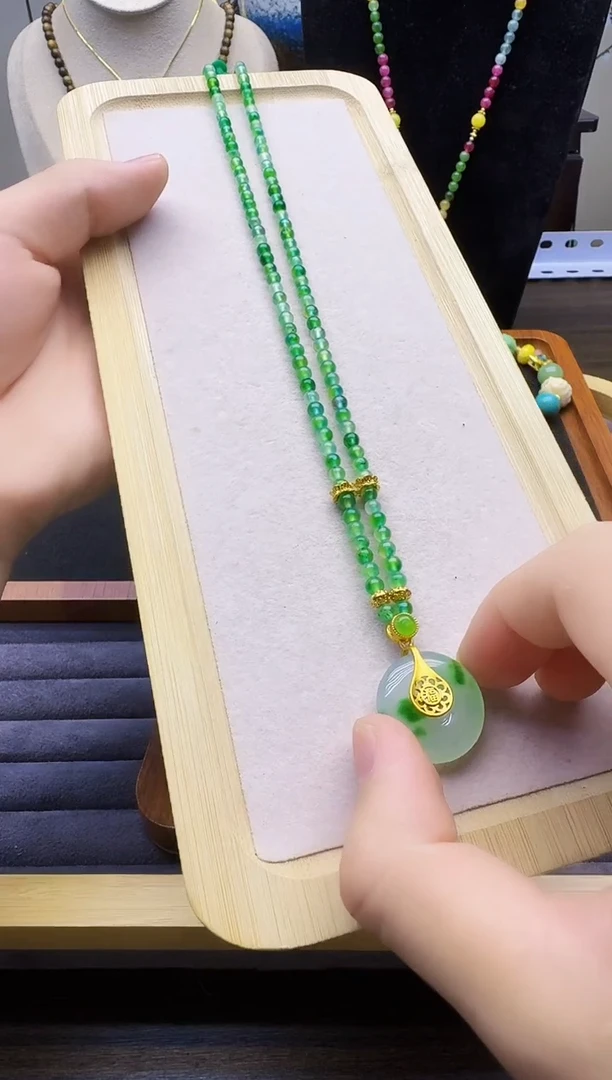 翡翠14K金镶嵌颈饰X109