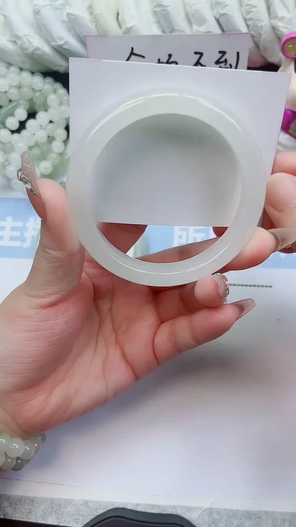 未镶嵌手镯石英质玉39-62.7圈