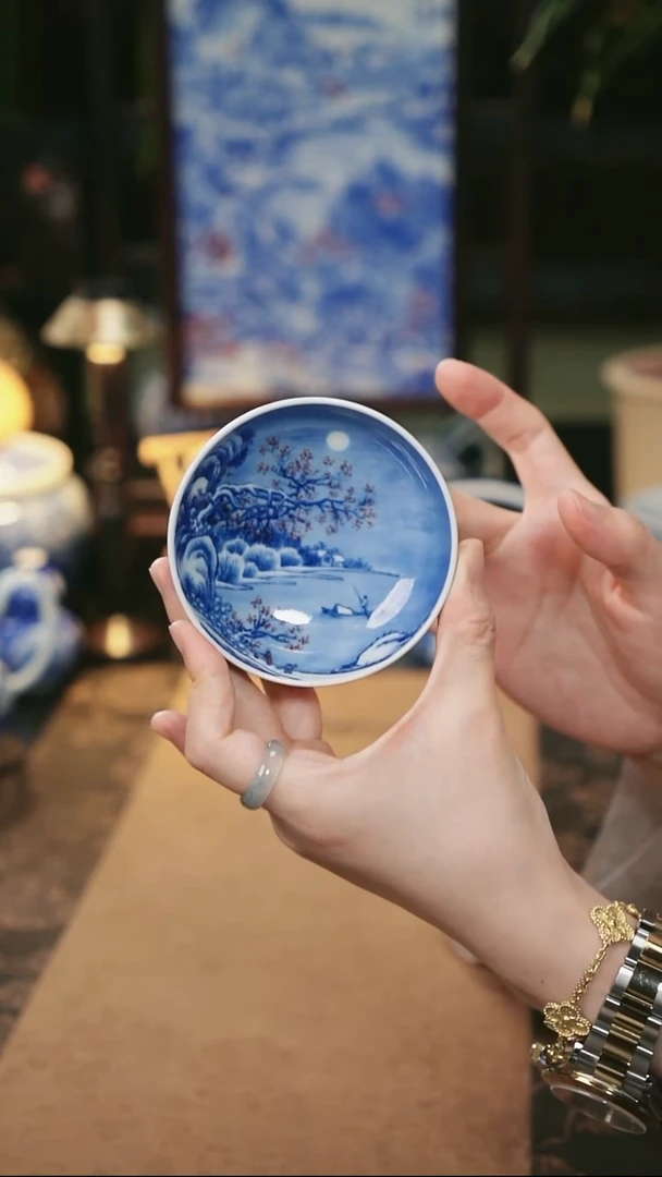 景琳藏梅雪迎春风卷足普洱杯