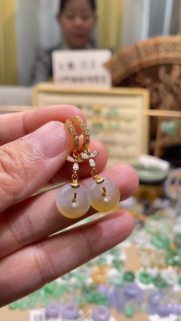 颈饰未镶嵌翡翠平安扣一对耳包