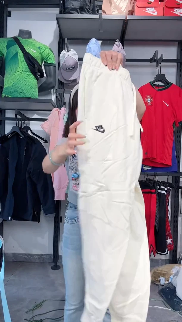 1530   编码 瑕疵款直播间过款为准 尺码 M