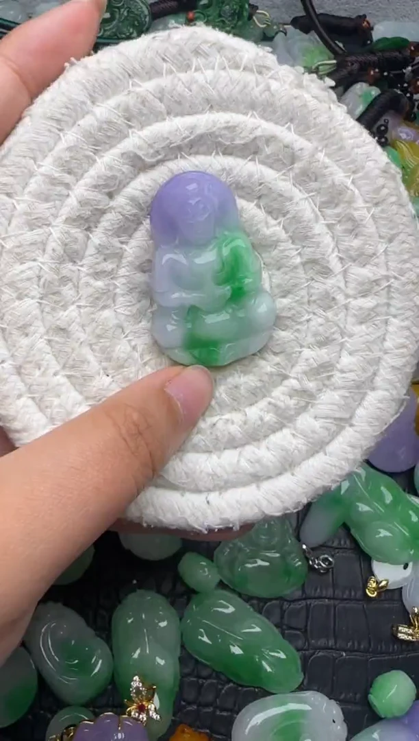 颈饰未镶嵌翡翠缅甸翡翠吊坠