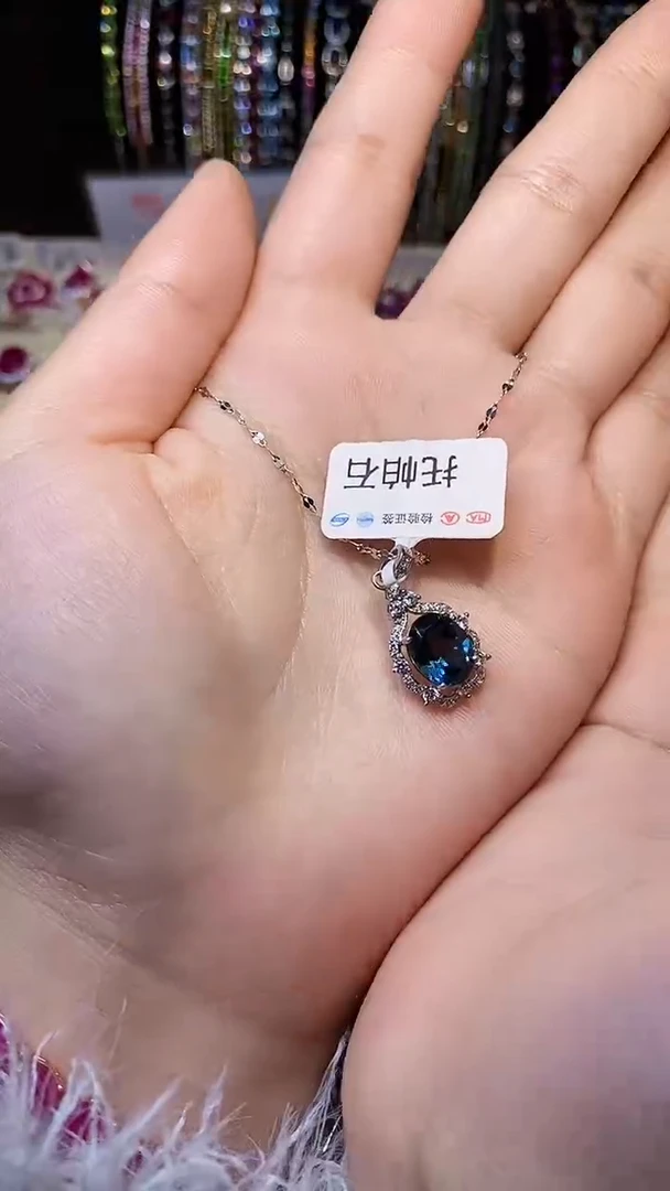 【闪购商品】托帕石吊坠(赠链)银S925镶嵌.......