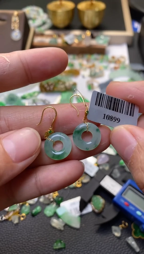 翡翠18K金镶嵌颈饰翡翠10899