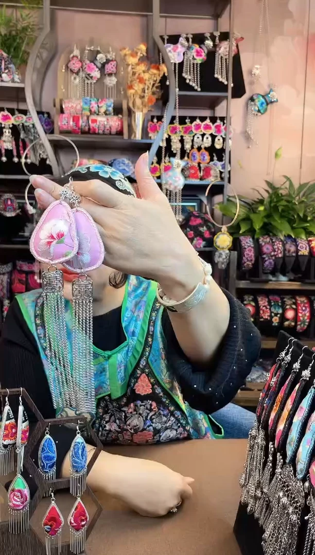 织绣民族风手工非遗老绣饰品135