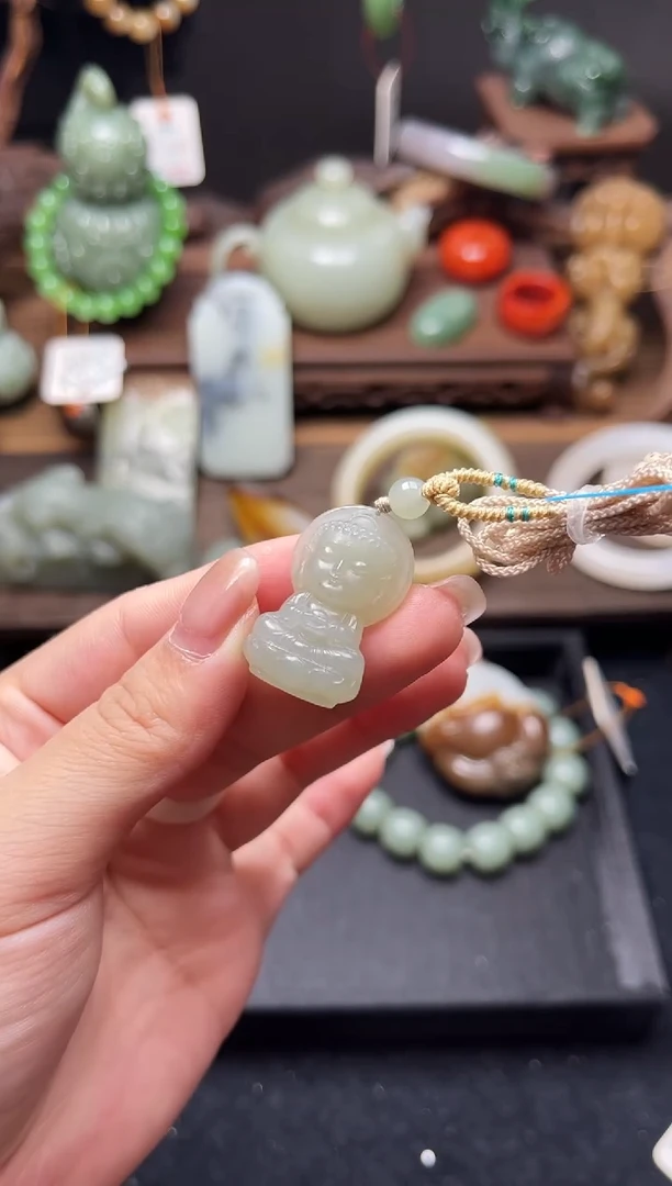 和田玉未镶嵌吊坠(不含链)且末青白 宝宝佛 有瑕疵8001295