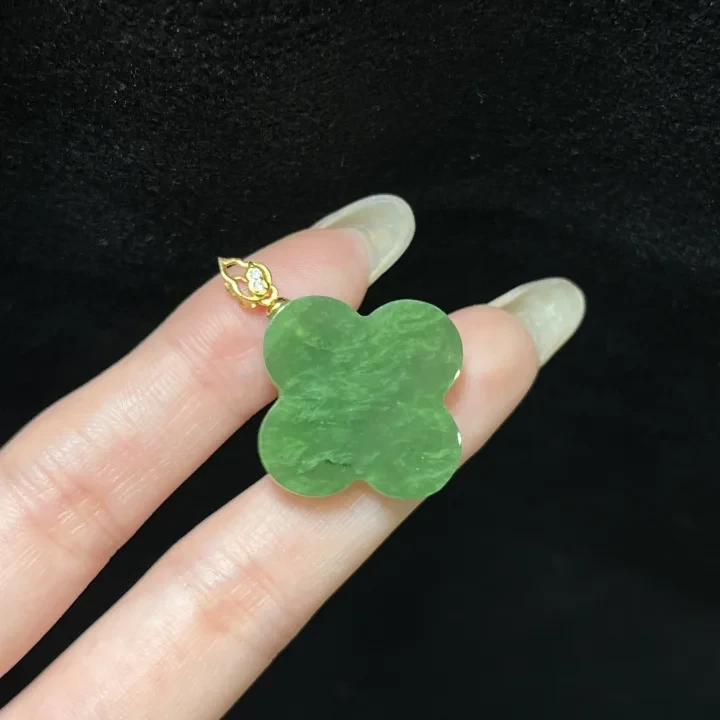 和田玉吊坠 和田玉吊坠