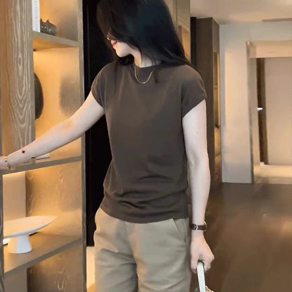 圆领小飞袖纯色T恤休闲百搭夏季舒适大码宽松时尚蝙蝠袖显瘦上衣