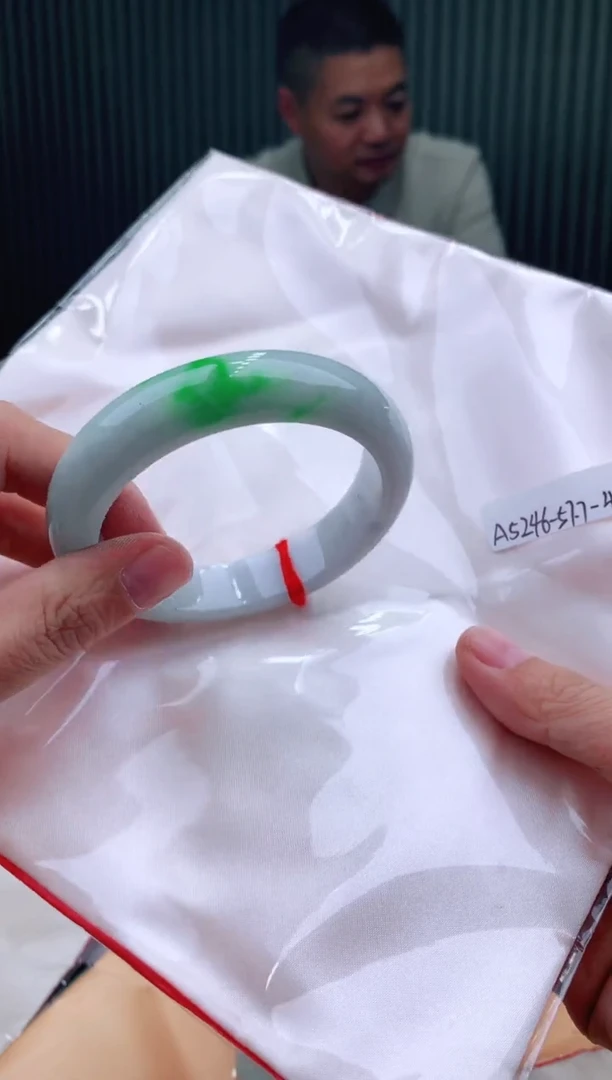 未镶嵌手镯翡翠57+