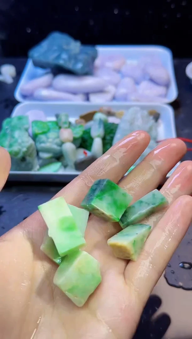 颈饰未镶嵌翡翠011
