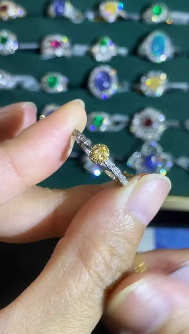 18K金镶嵌戒指钻石666