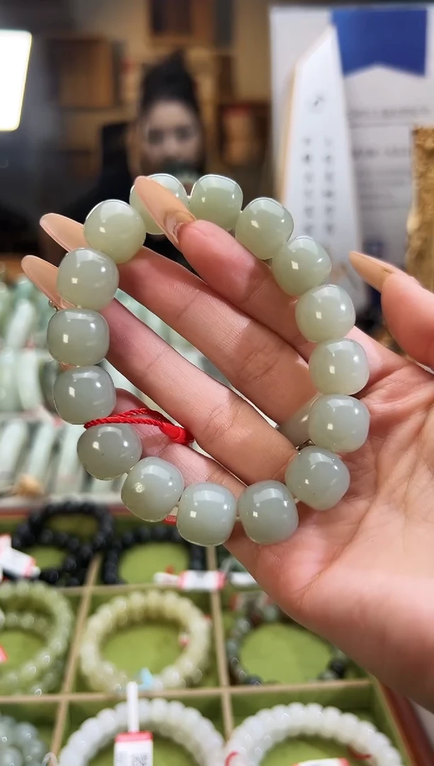 未镶嵌手串和田玉且末料青白玉老型珠手串卡13*14