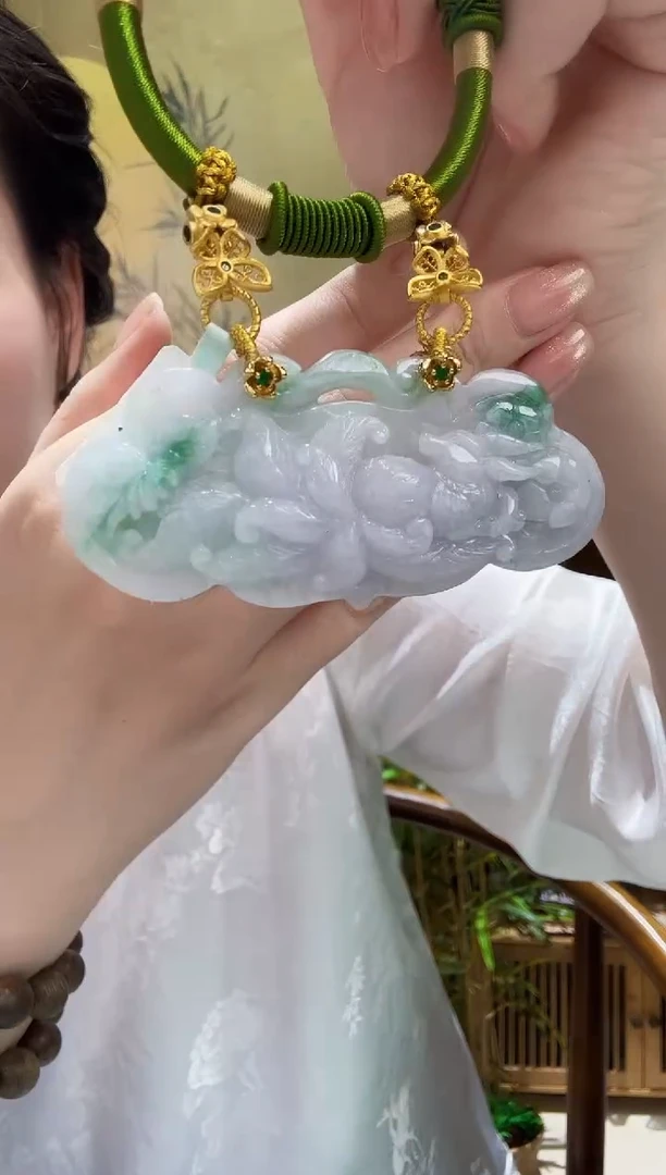 颈饰未镶嵌翡翠吊坠