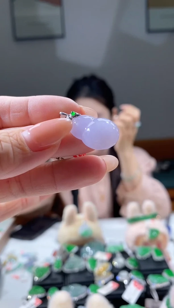 吊坠(不含链)18K金镶嵌翡翠葫芦