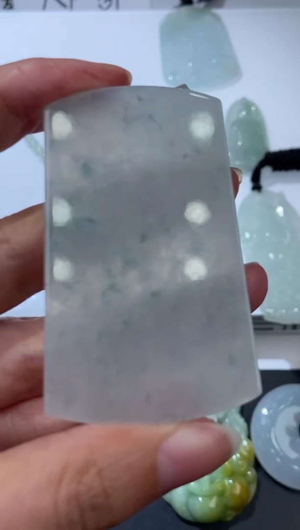 未镶嵌挂件翡翠377370   多人 多样性发一件