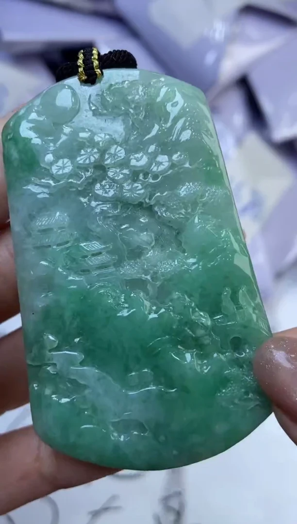 翡翠挂件未镶嵌317580   /多样性发一件
