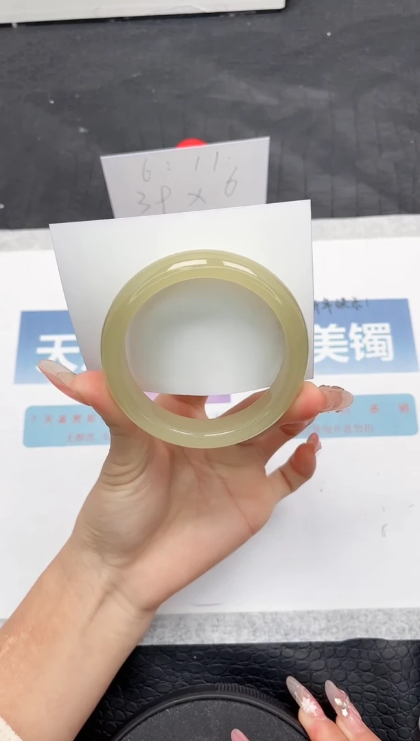 【闪购商品】石英质玉手镯未镶嵌Q5-56.4