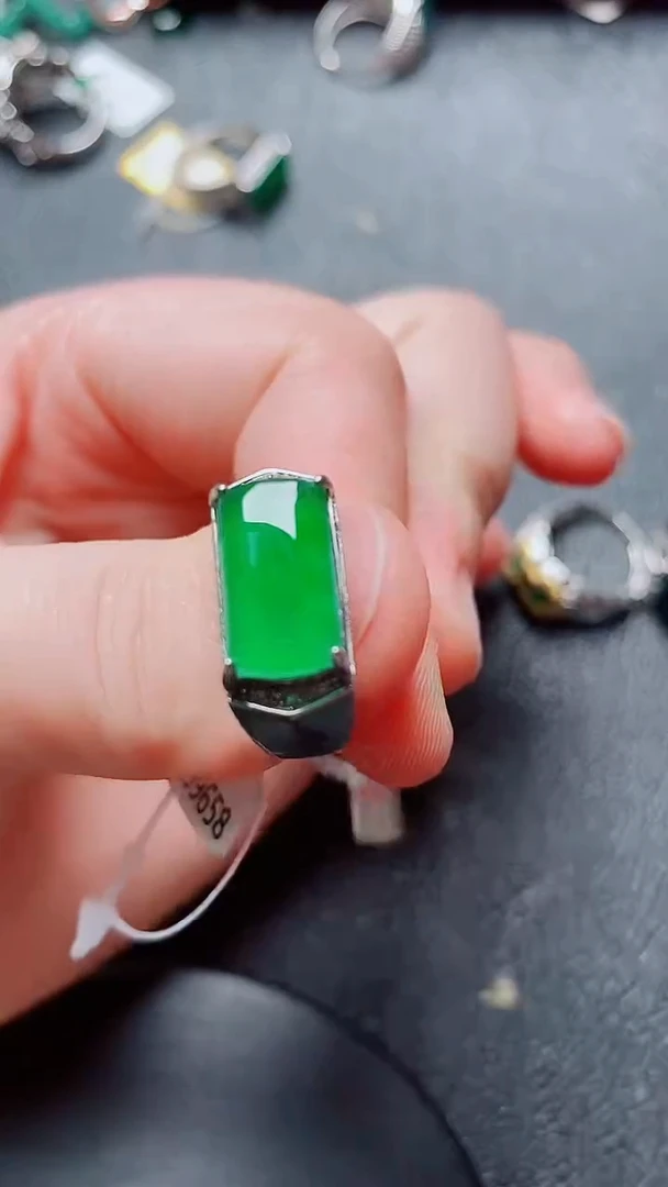 翡翠戒指银S925镶嵌1111