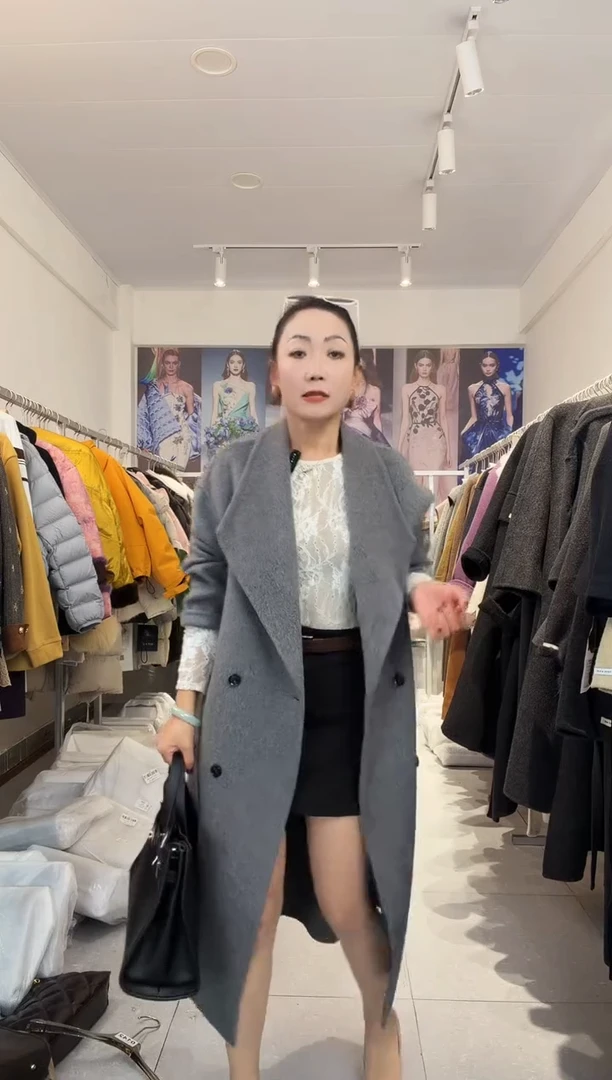 灰色阔版极简款羊毛大衣修身显瘦130斤以内